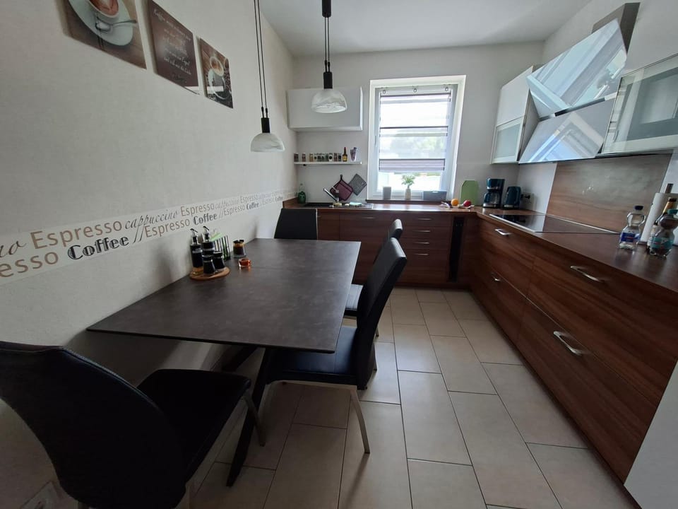 Property building, Kitchen or kitchenette, Living room