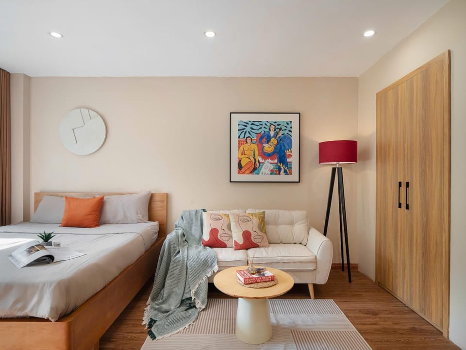Bed, Living room, Seating area, Bedroom, wardrobe