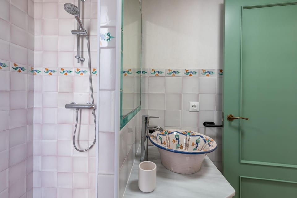 Shower, Bathroom, towels