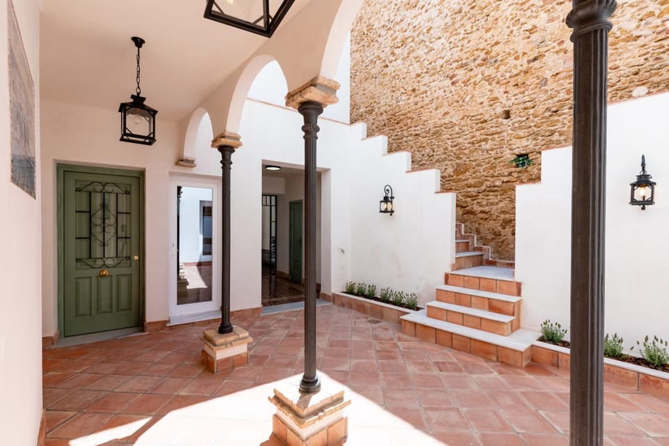 Property building, Day, Inner courtyard view