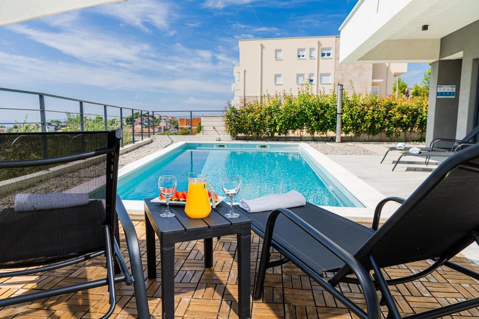 Pool view, Swimming pool