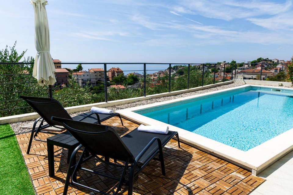 Sea view, Swimming pool
