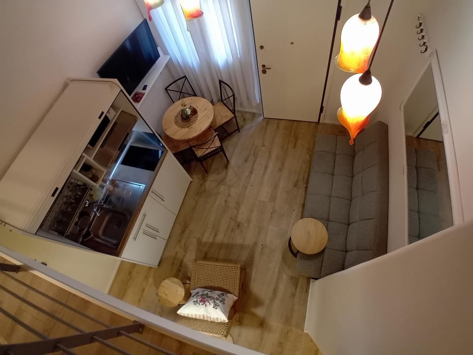 Kitchen or kitchenette, Living room