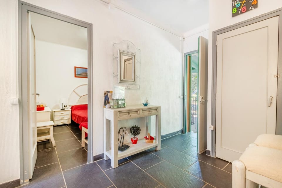 Property building, Living room, Bedroom