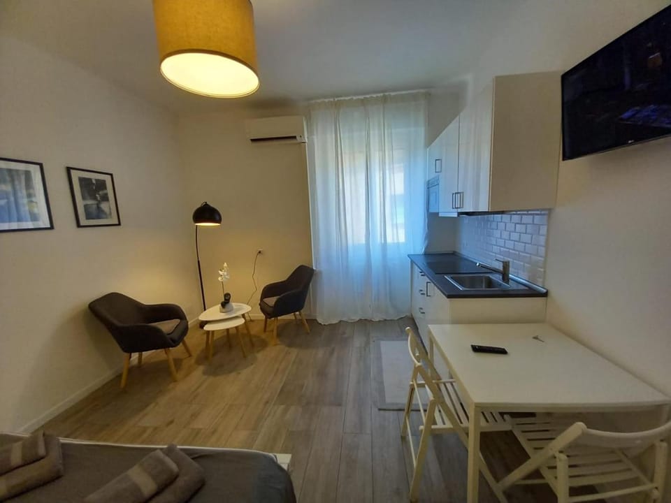 Kitchen or kitchenette, Seating area