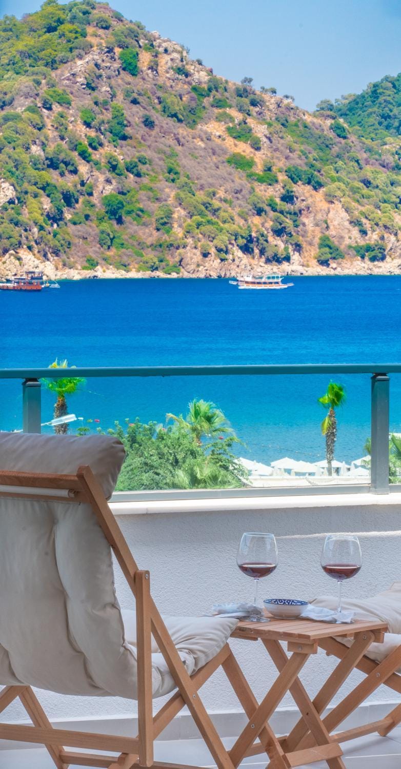 Day, Natural landscape, View (from property/room), Balcony/Terrace, Seating area, Dining area, Mountain view, Sea view