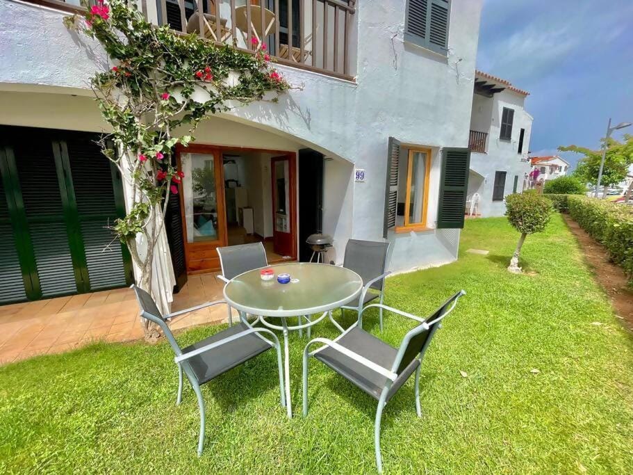 Llevant - Apartamento en planta baja con piscina Apartment in Arenal d'en Castell