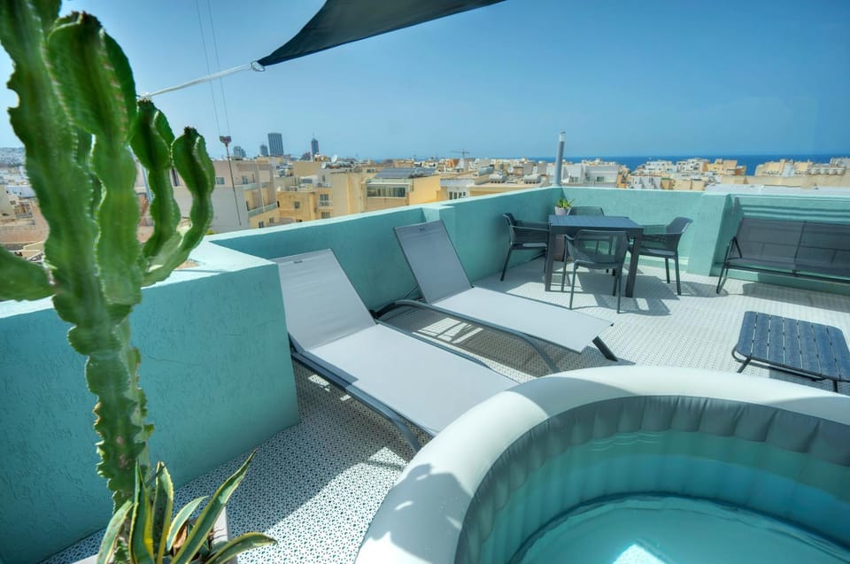 Beautiful penthouse, sun terrace, jacuzzi GOSLM-8 Apartment in Sliema