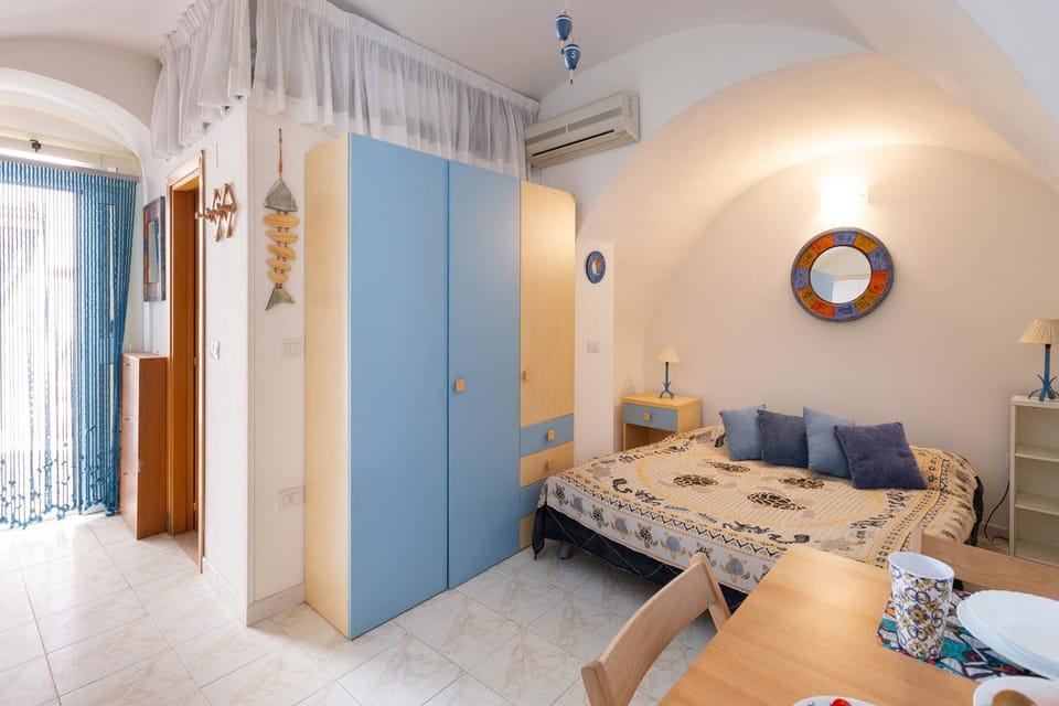 Dining area, Bedroom