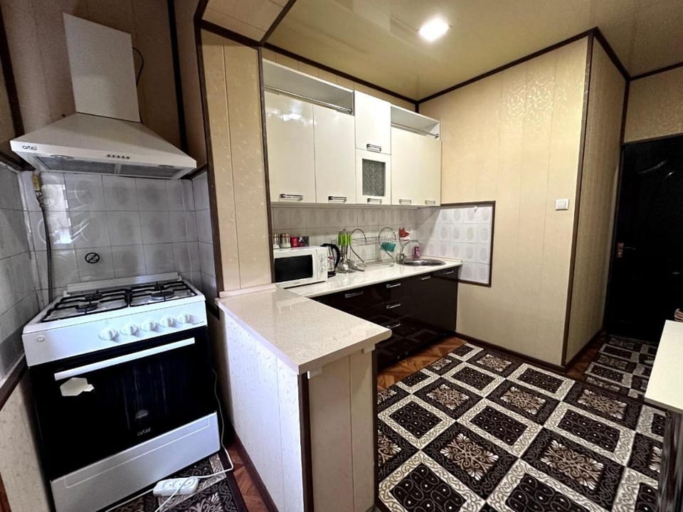 Kitchen or kitchenette, oven