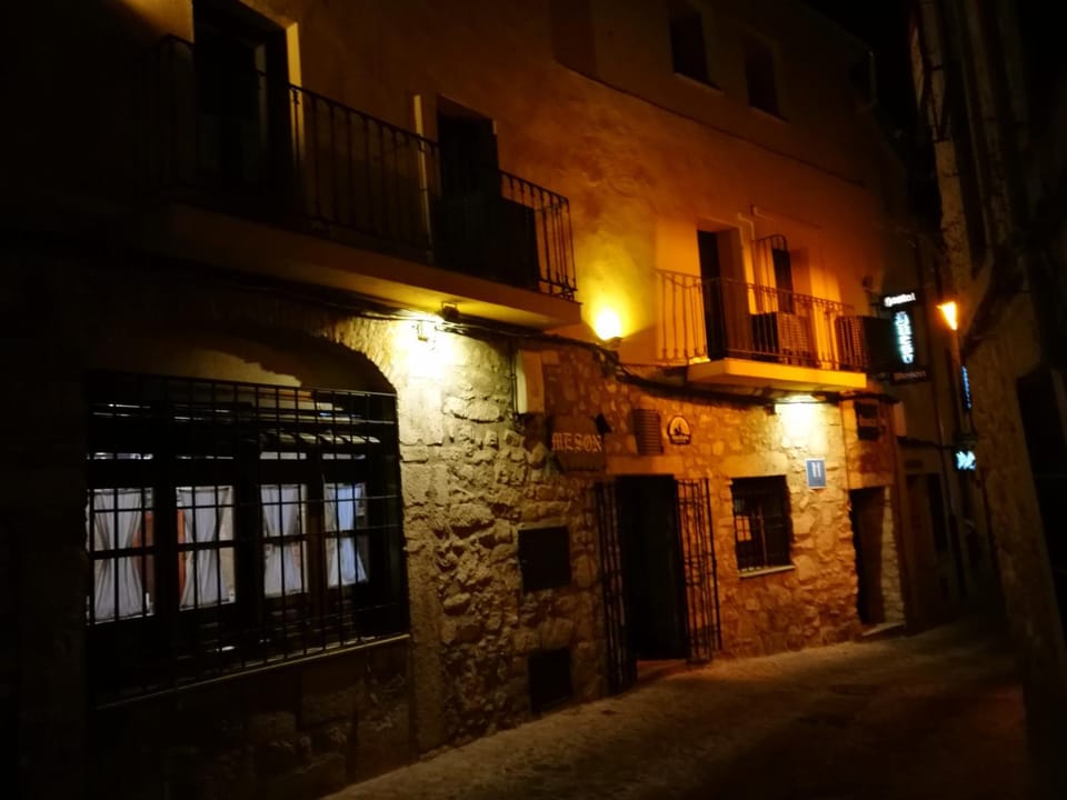 Hostal Hueso Bed and Breakfast in Trujillo