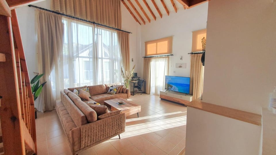Communal lounge/ TV room, TV and multimedia, Living room