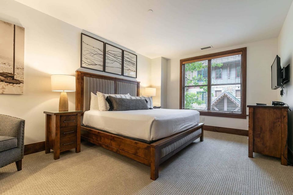 Great Bear Lodge 201 by East West Hospitality Apartment in Northstar Drive