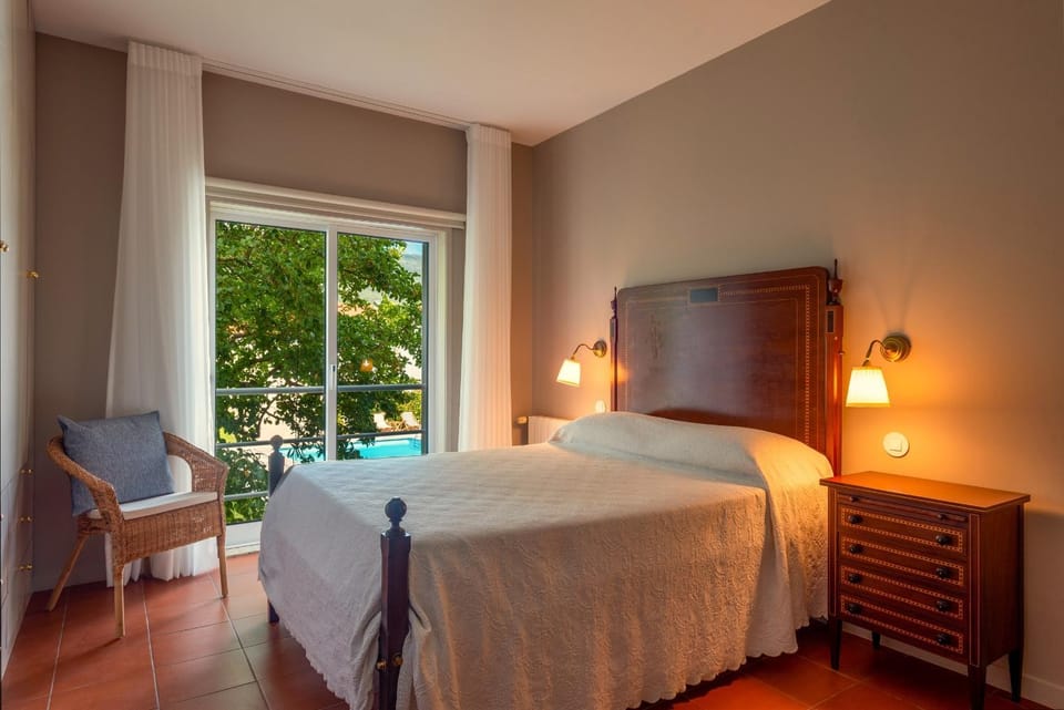 Living room, Bedroom