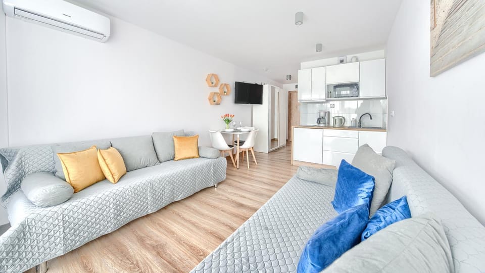 TV and multimedia, Kitchen or kitchenette, Dining area