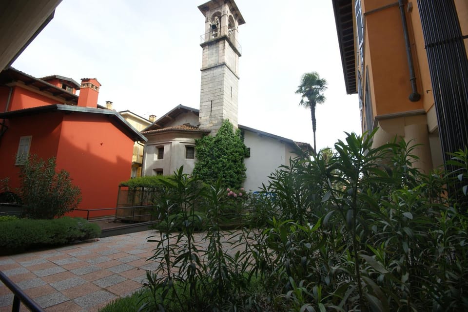 Property building, Landmark view, Inner courtyard view