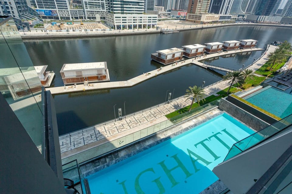Studio Retreat with Canal and Burj Khalifa Views Apartment in Dubai