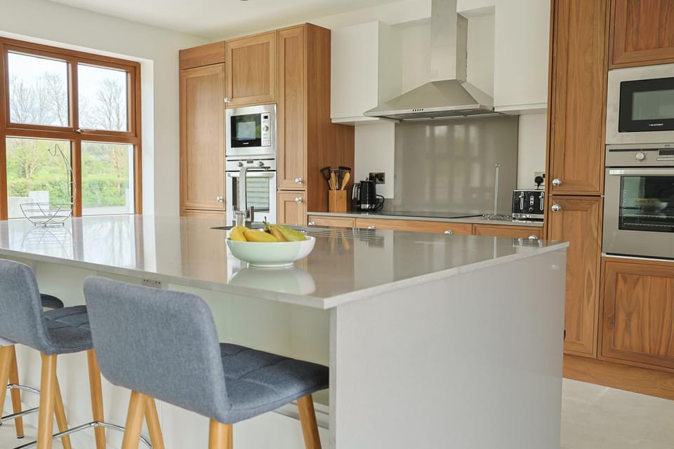 Kitchen or kitchenette, Dining area, dishwasher, oven, stove, toaster