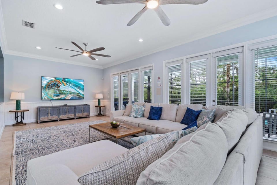 W479 - Modern Seaside Cottage House in Four Corners