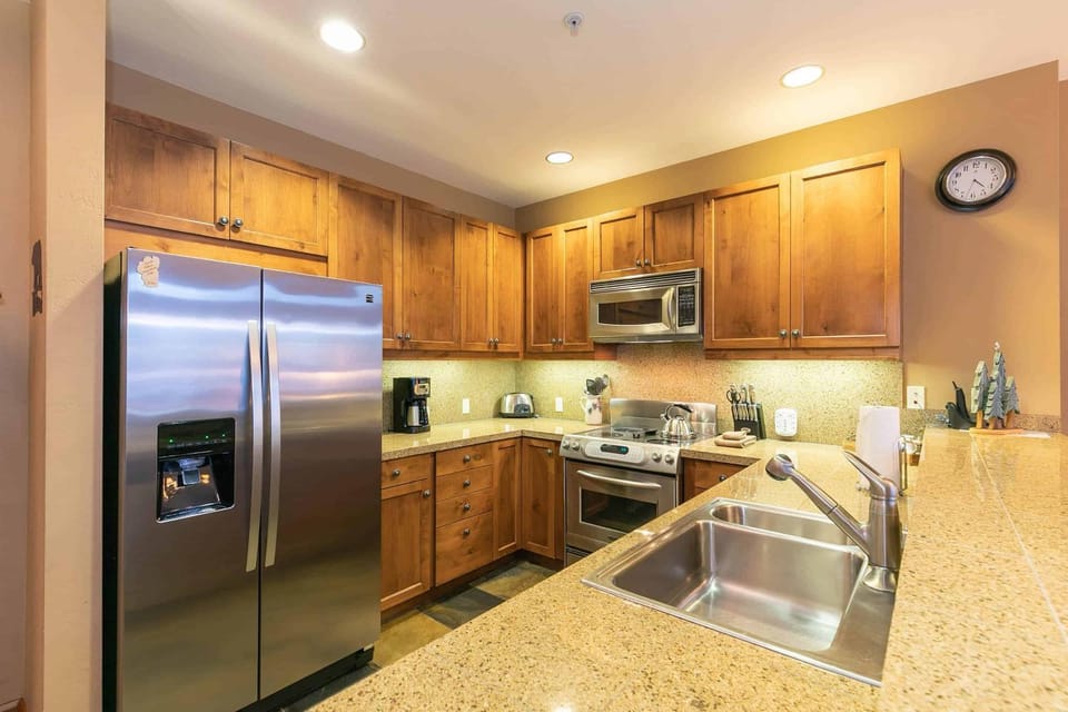 Iron Horse Lodge North 310 by East West Hospitality Apartment in Northstar Drive