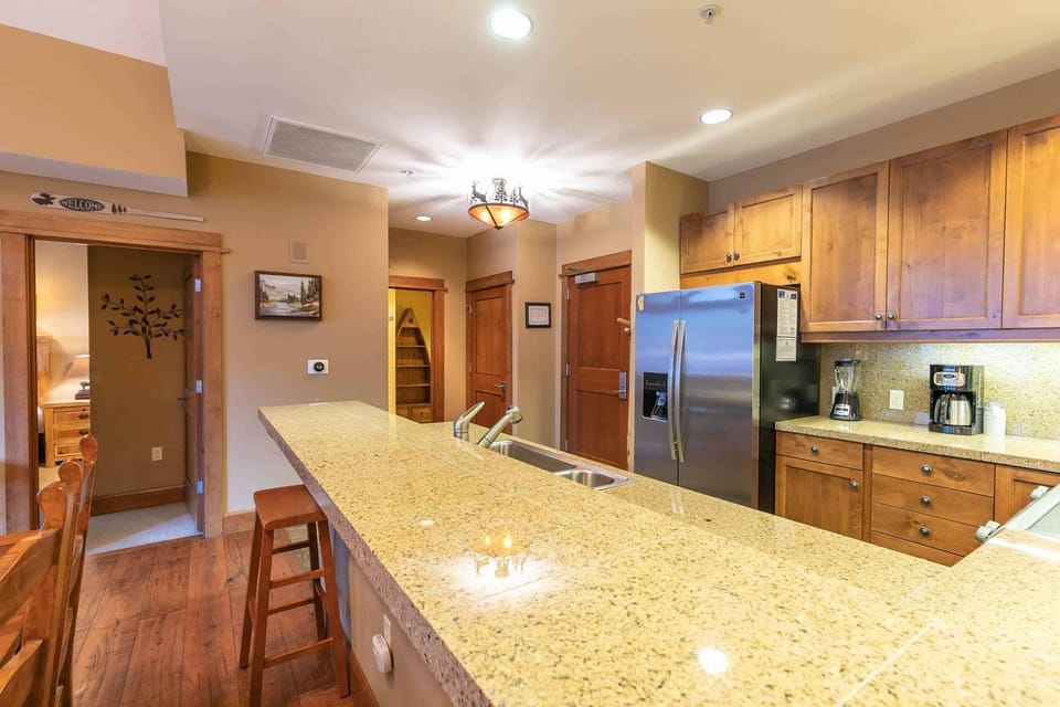 Iron Horse Lodge North 310 by East West Hospitality Apartment in Northstar Drive