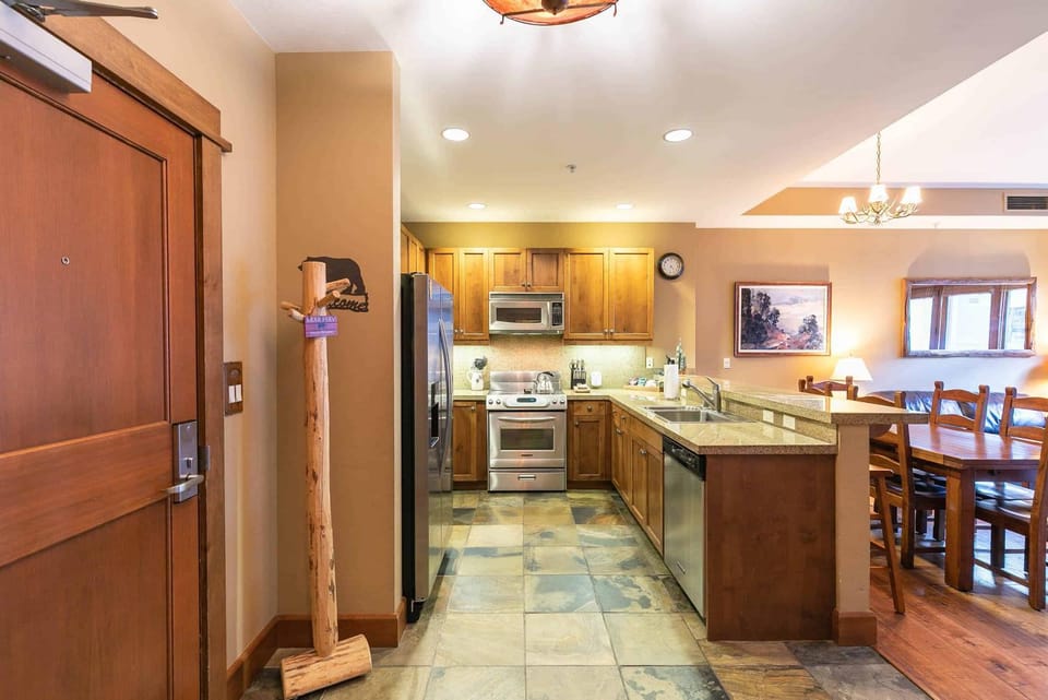 Iron Horse Lodge North 310 by East West Hospitality Apartment in Northstar Drive