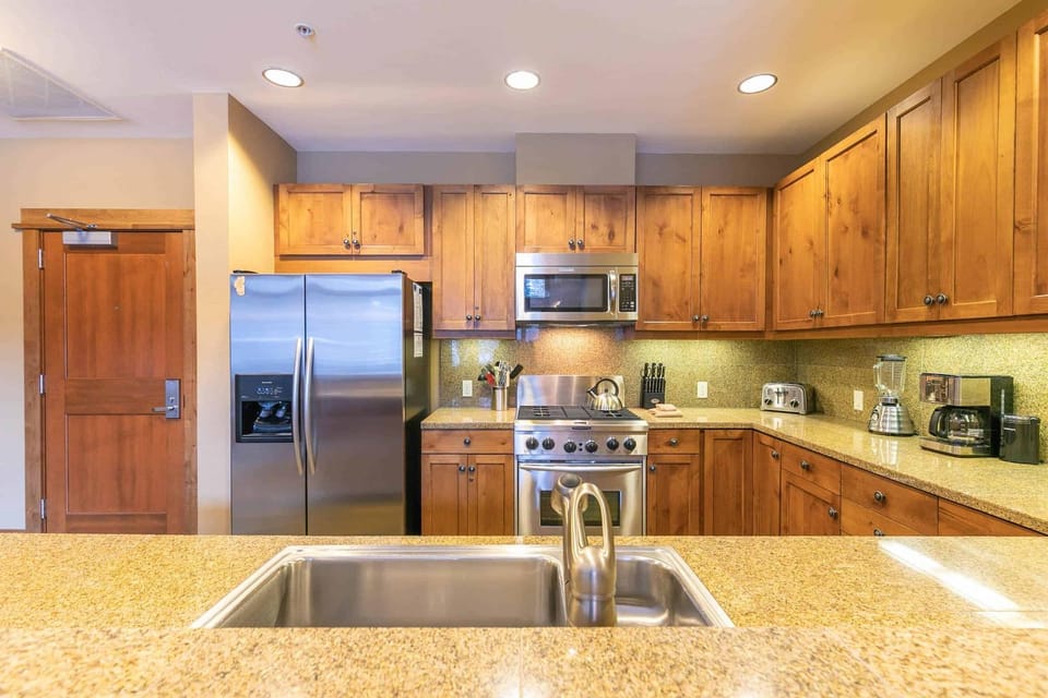 Iron Horse Lodge South 510 by East West Hospitality Apartment in Northstar Drive
