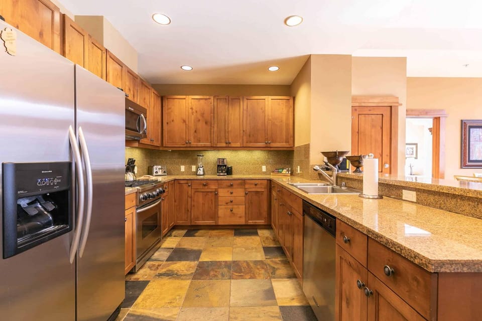 Iron Horse Lodge South 510 by East West Hospitality Apartment in Northstar Drive