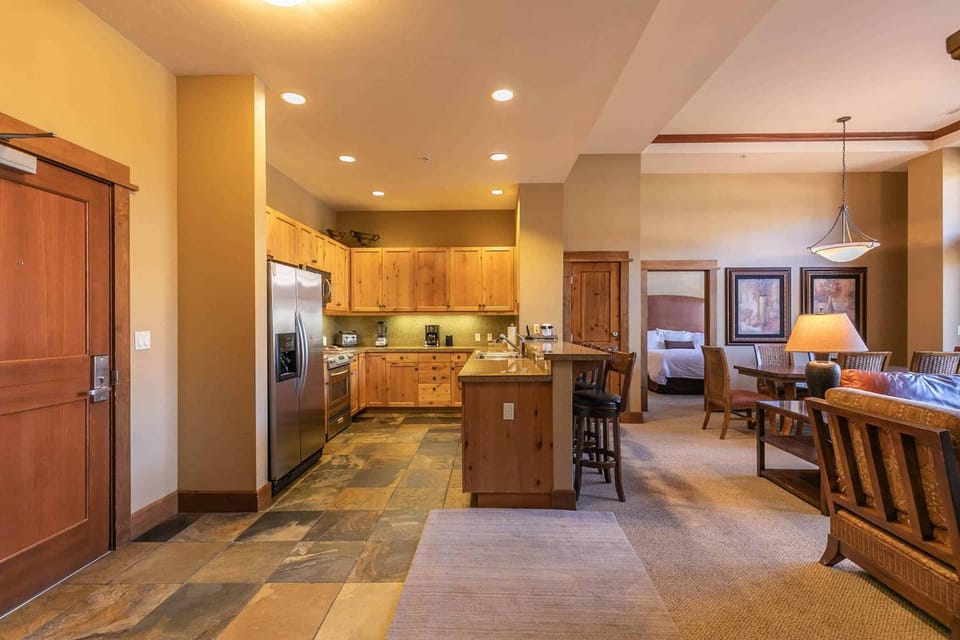 Iron Horse Lodge North 107 by East West Hospitality Apartment in Northstar Drive