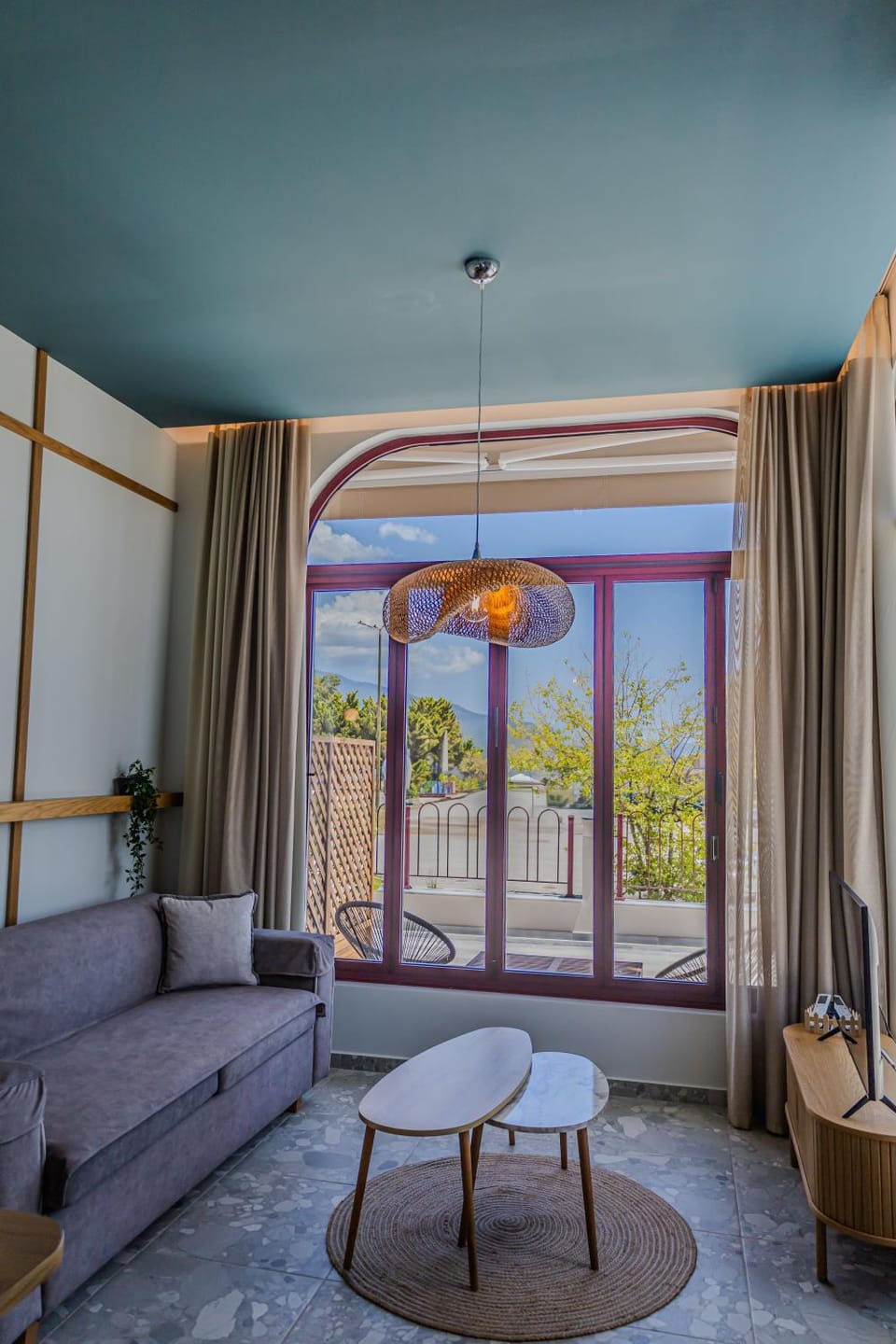 TV and multimedia, Photo of the whole room, Seating area, Mountain view, Sea view, Street view, Quiet street view
