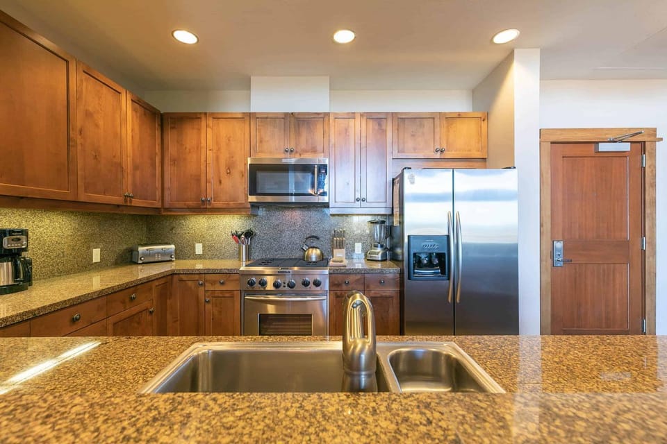 Iron Horse Lodge North 305 by East West Hospitality Apartment in Northstar Drive