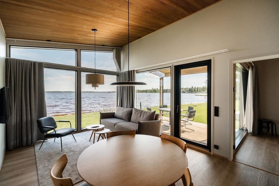 Living room, Dining area, Lake view