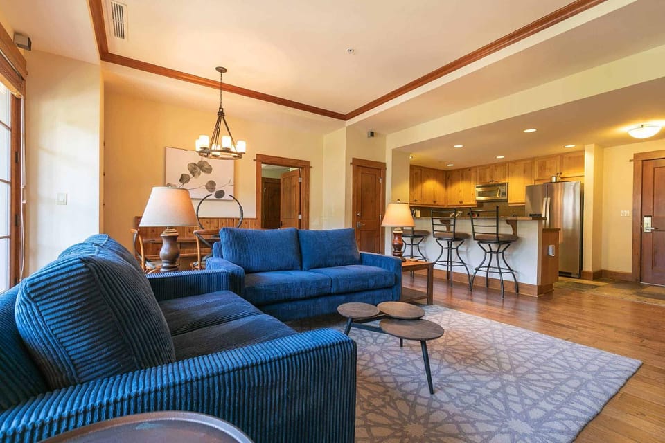 Iron Horse Lodge South 404 by East West Hospitality Apartment in Northstar Drive