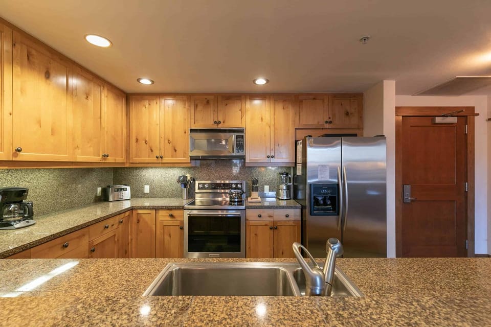 Iron Horse Lodge South 209 by East West Hospitality Apartment in Northstar Drive