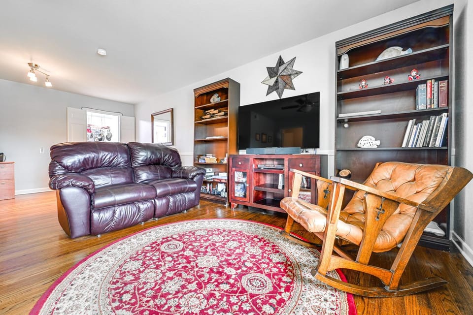 8 Mi to Stockyards: Ft Worth Home w/ Full Kit House in Richland Hills