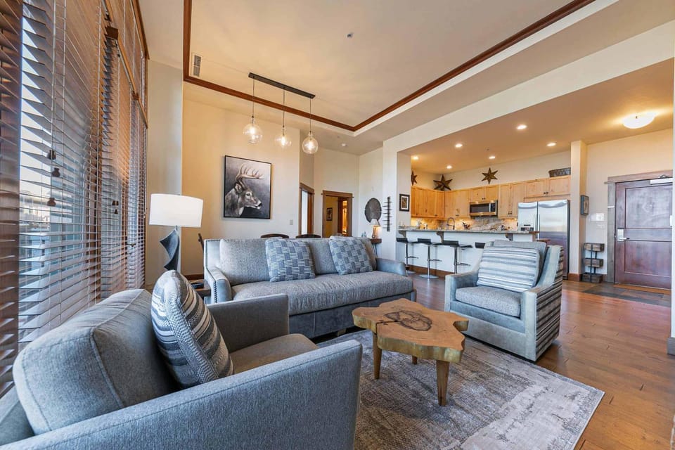 Iron Horse Lodge North 103 by East West Hospitality Apartment in Northstar Drive
