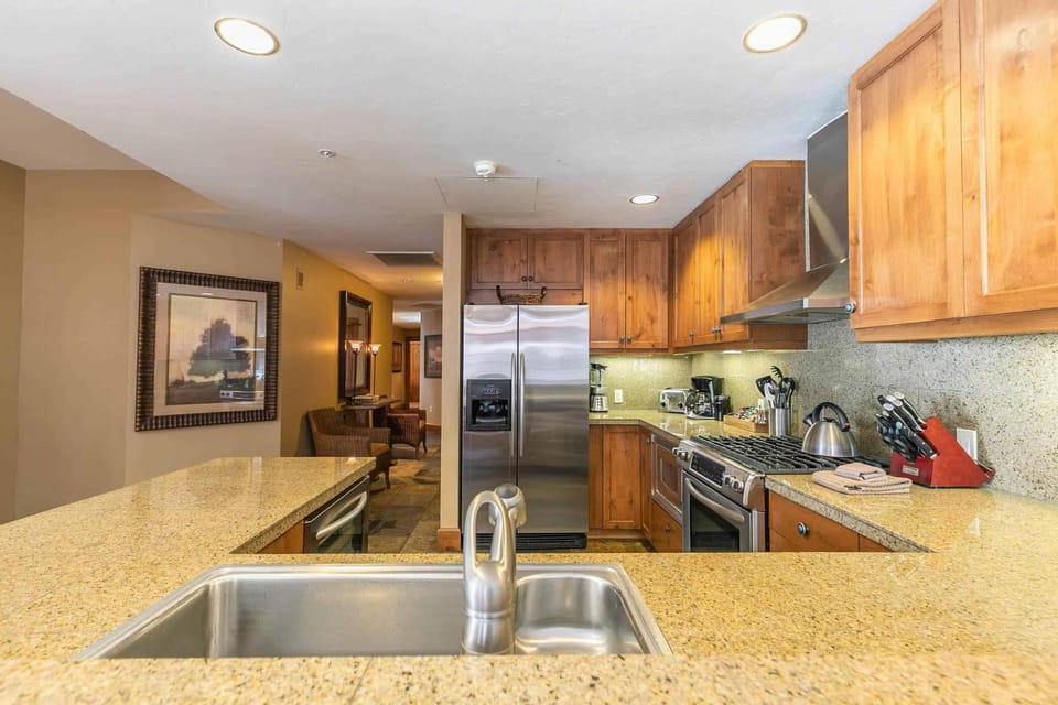 Iron Horse Lodge South 312 by East West Hospitality Apartment in Northstar Drive