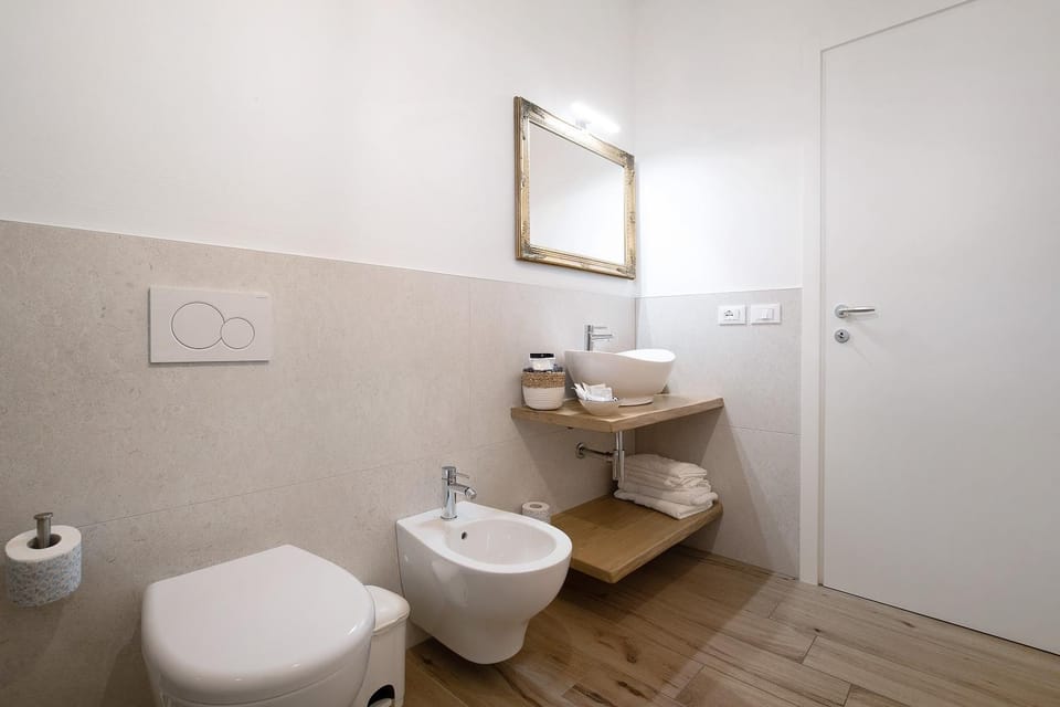 Bathroom, Living room