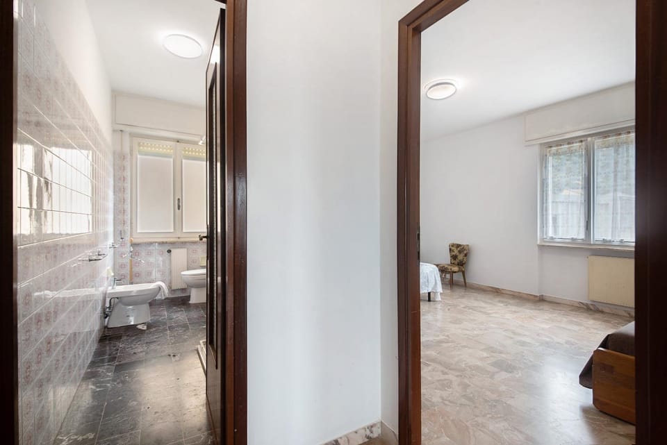 Bathroom, Living room