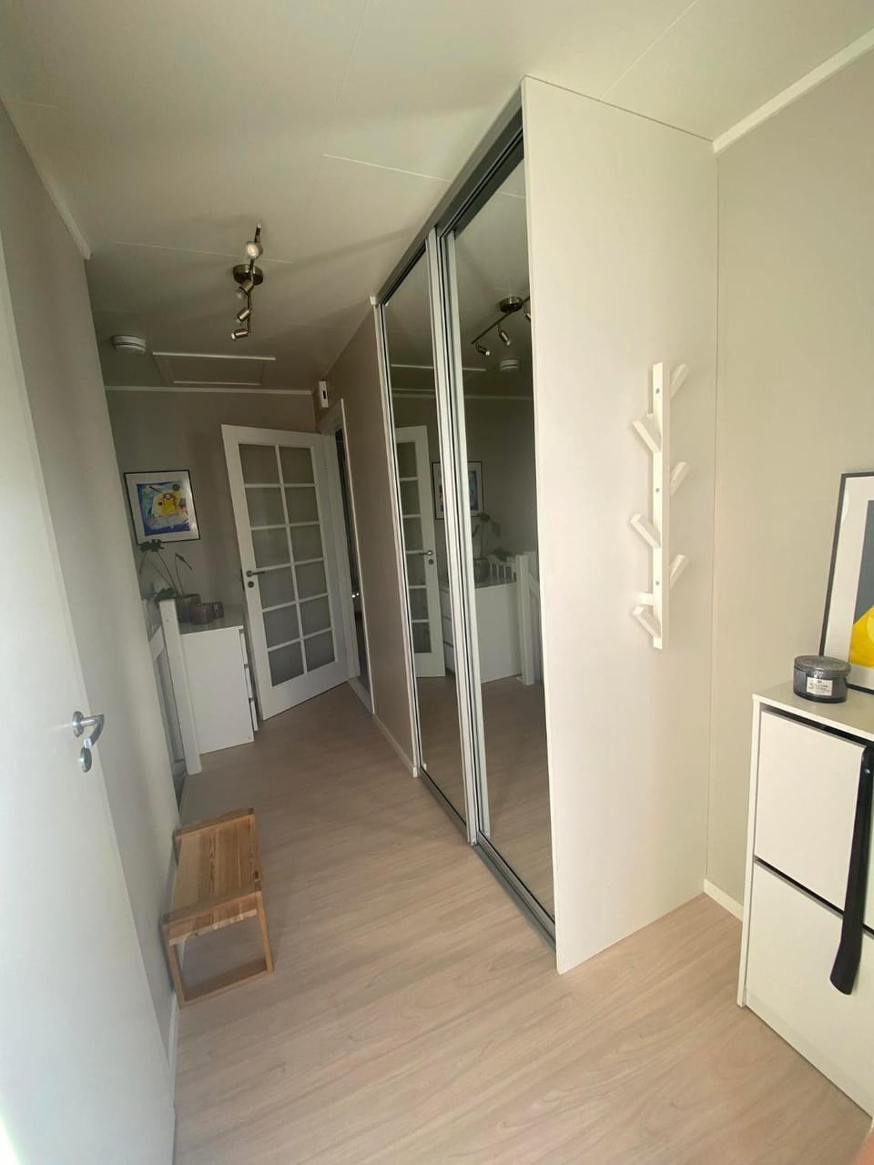 Facade/entrance, wardrobe
