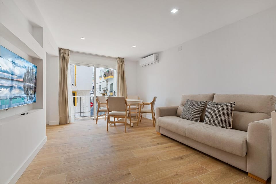 TV and multimedia, Living room, Dining area