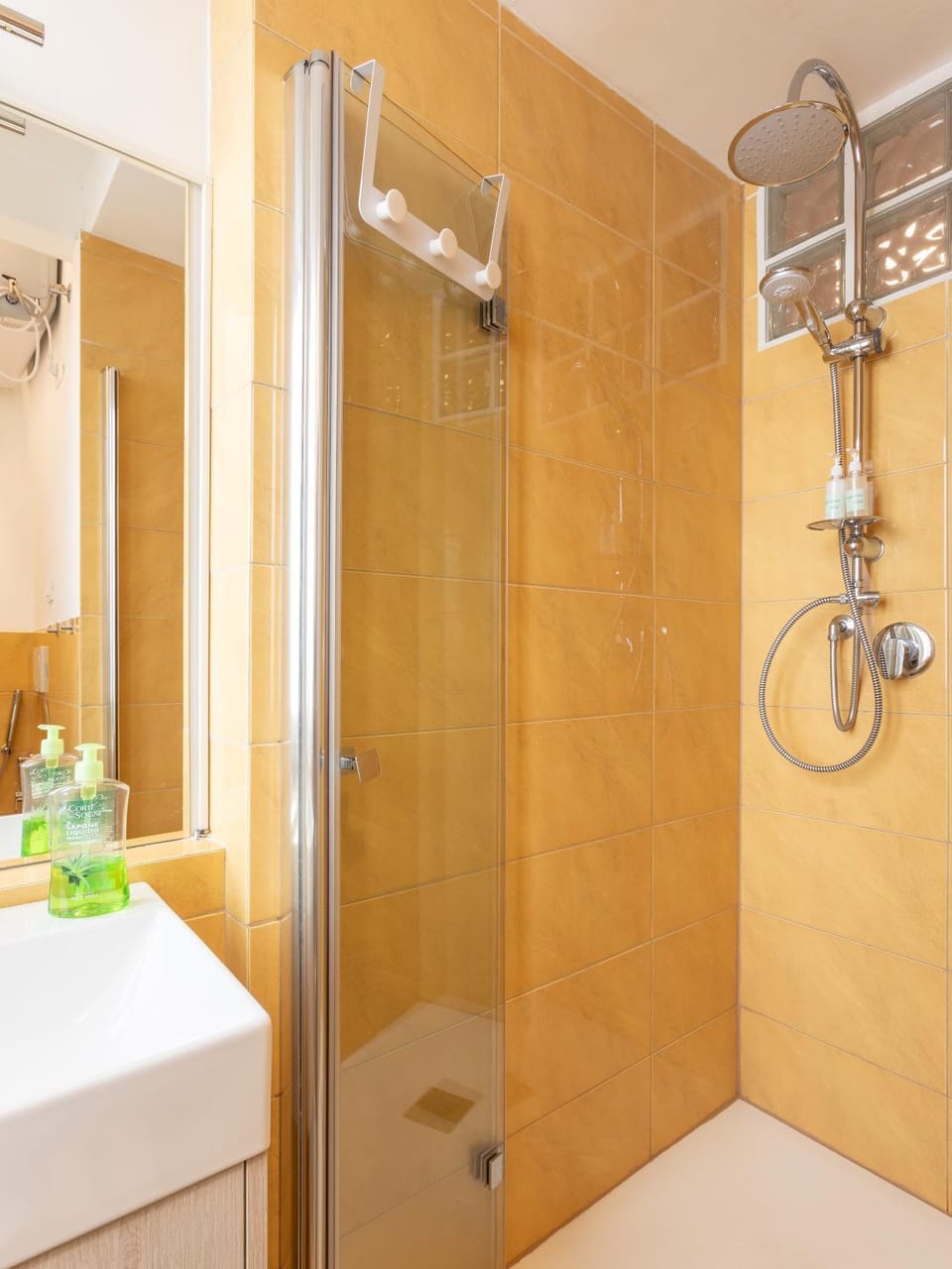 Shower, Bathroom, towels