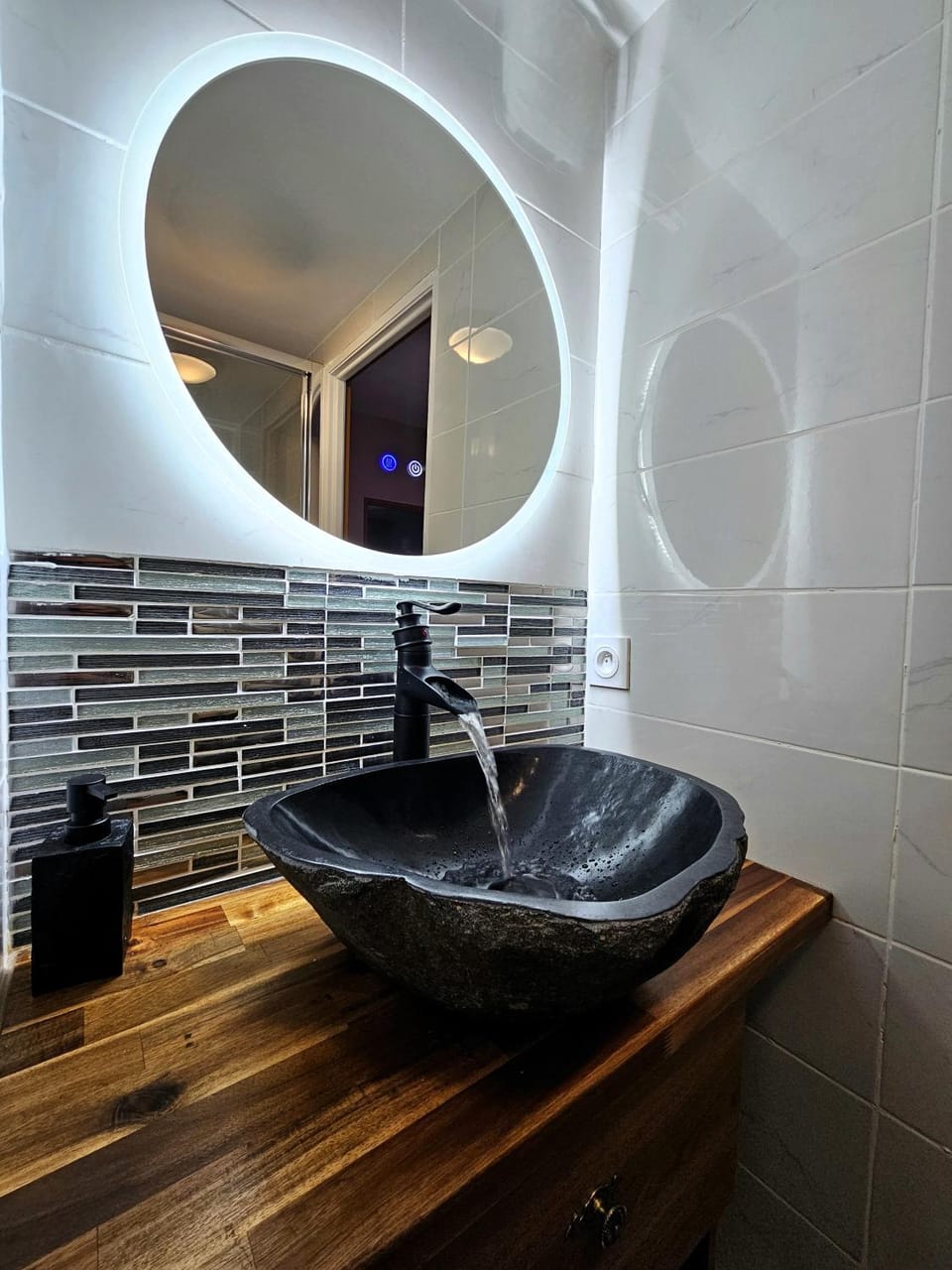Tout confort ! Ville, Calme, Cinéma privé, Climatisation, Parking, WiFi Apartment in Carcassonne