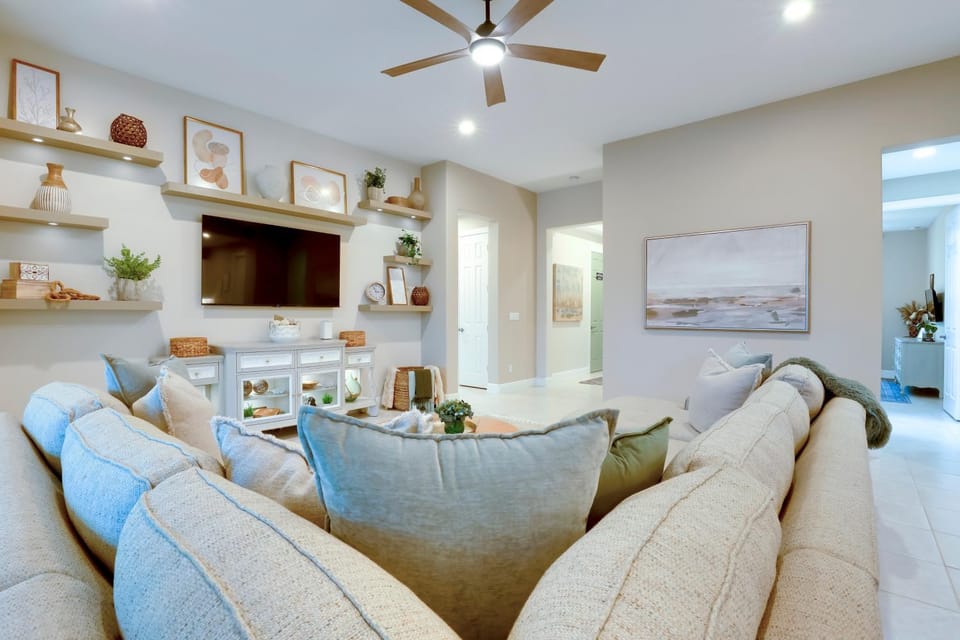 Stylish Port St Lucie Home w/ Hot Tub + Game Room! House in Port Saint Lucie
