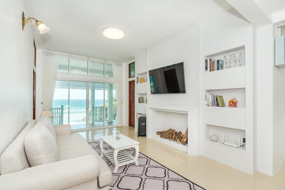 Communal lounge/ TV room, Communal lounge/ TV room, Karaoke, TV and multimedia, Seating area