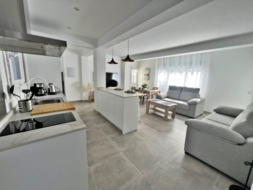 new & luxurious beach apartment Apartment in Fuengirola