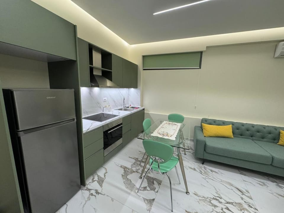 Kitchen or kitchenette, Living room, Seating area, oven