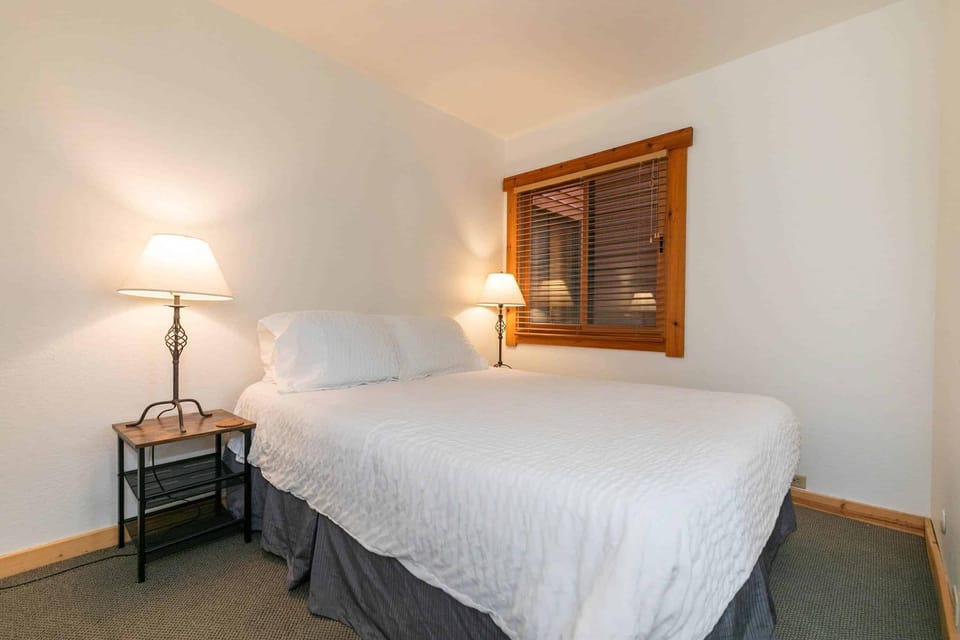 Ski Trails 4099 by East West Hospitality Apartment in Northstar Drive