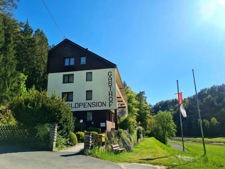 Property building, Restaurant/places to eat, Street view