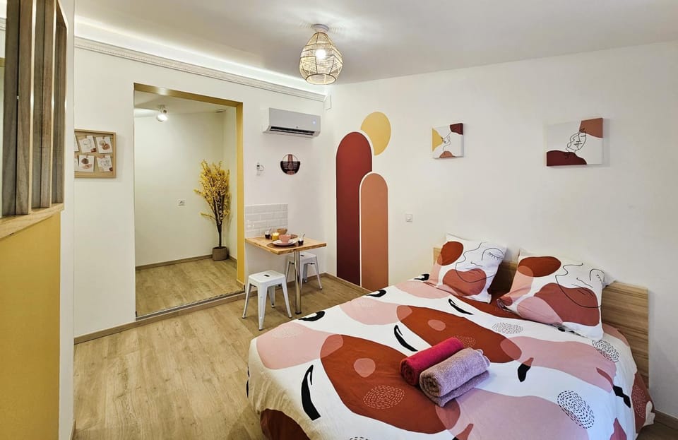 Tout confort ! Centre-ville, Climatisation, Parking, Wifi, Calme, TV Apartment in Carcassonne